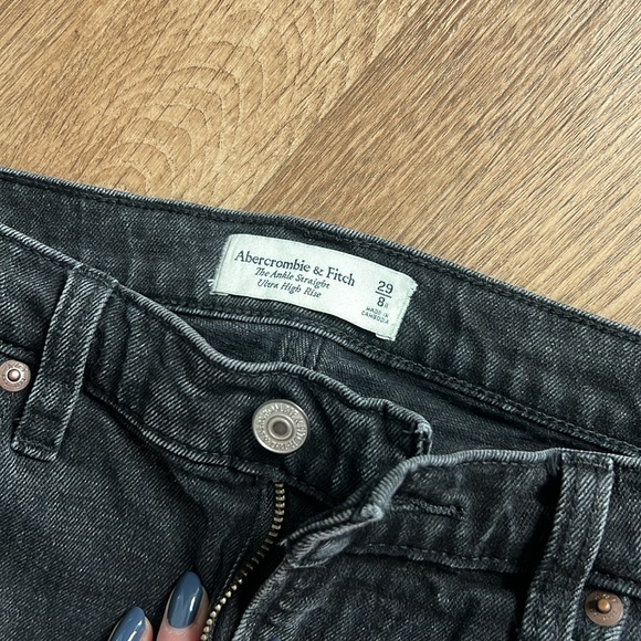 Abercrombie & Fitch The Ankle Straight Ultra High Rise - Picture 2 of 4